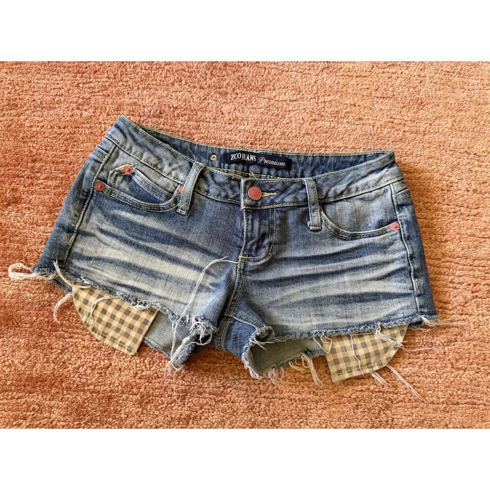 ZCO Jeans Premium Distressed Denim Shorts Check Lining Raw Hem Size 3